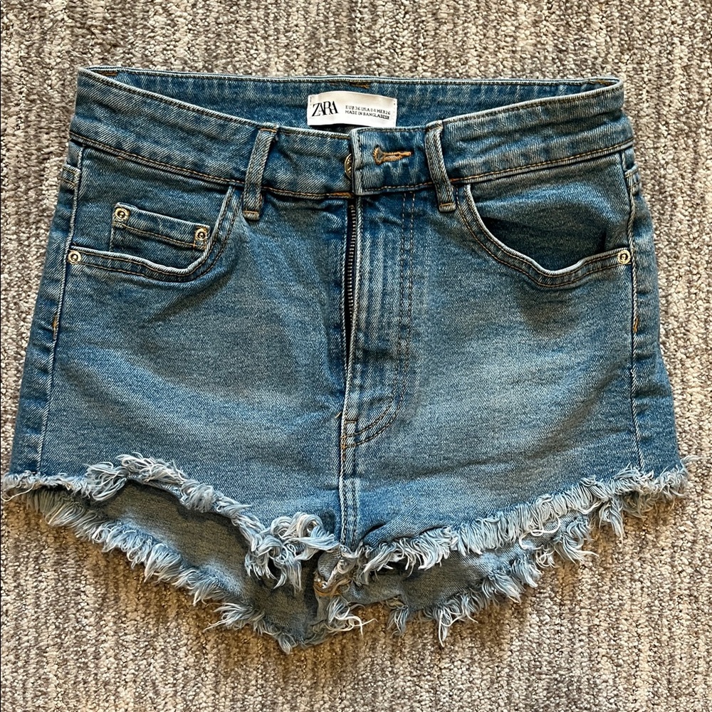 Zara Frayed Hem Blue Jean Shorts size 4